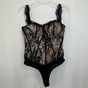 NWT Fashion Nova Black lace Tan Lined Corset